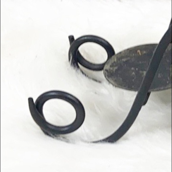 RUSTIC Metal Floral/Leaves 3 candle candelabras - Picture 5 of 5